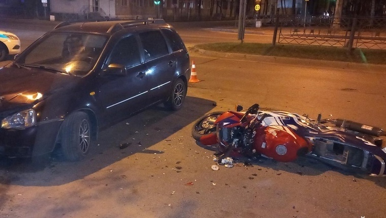 В Йошкар-Оле 32-летний мотоциклист после ДТП скончался в больнице