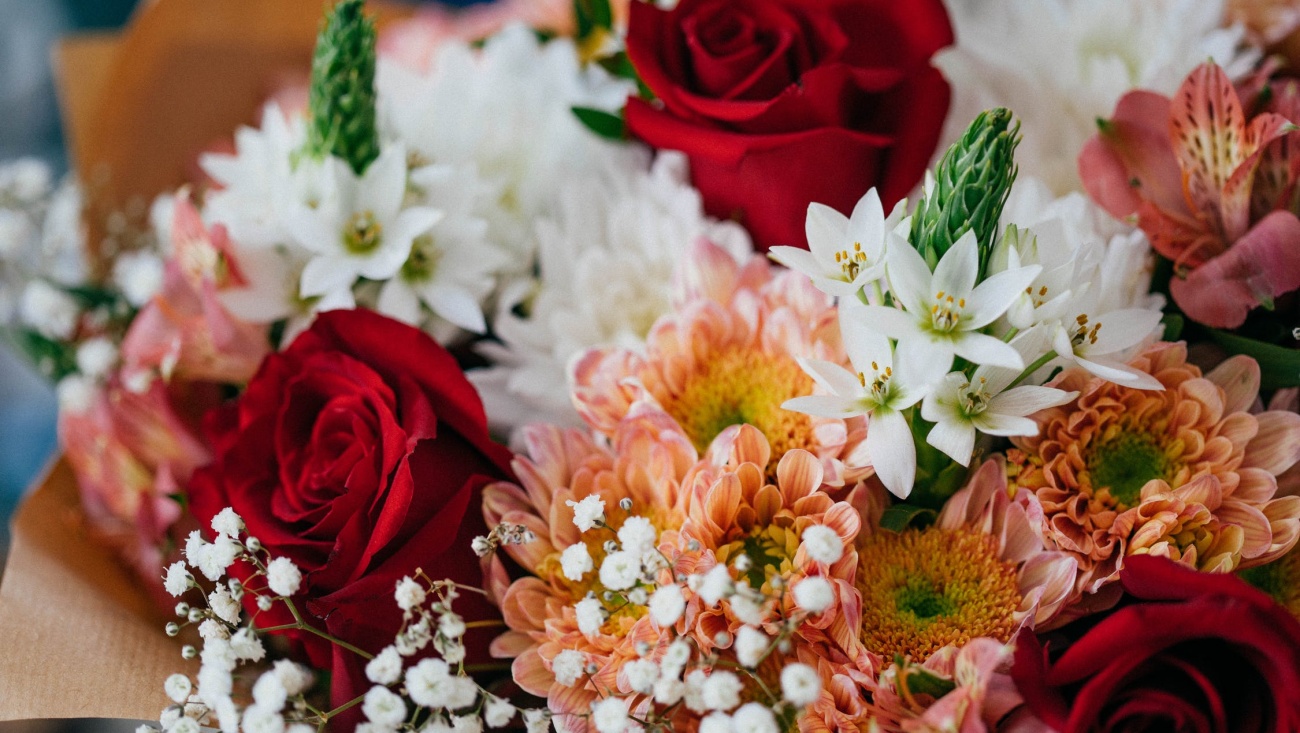 Доставка букетов и подарков по всей России