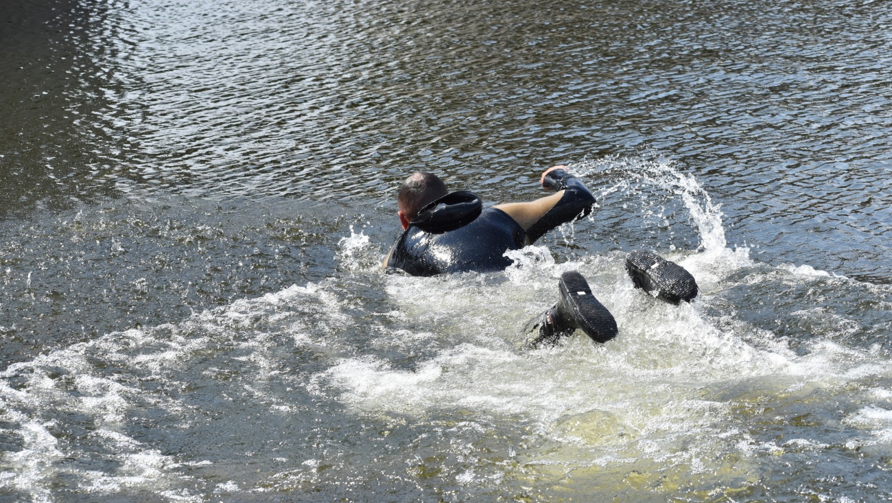 Водолазы подняли с Малой Кокшаги тело утонувшего мужчины
