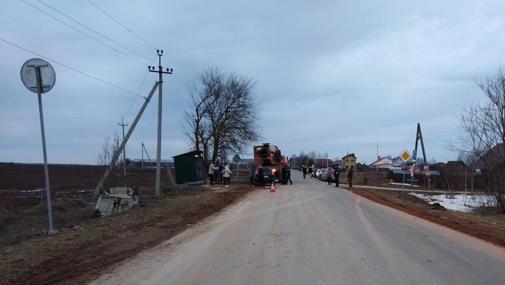 В Марий Эл водитель «Калины» столкнул иномарку в кювет
