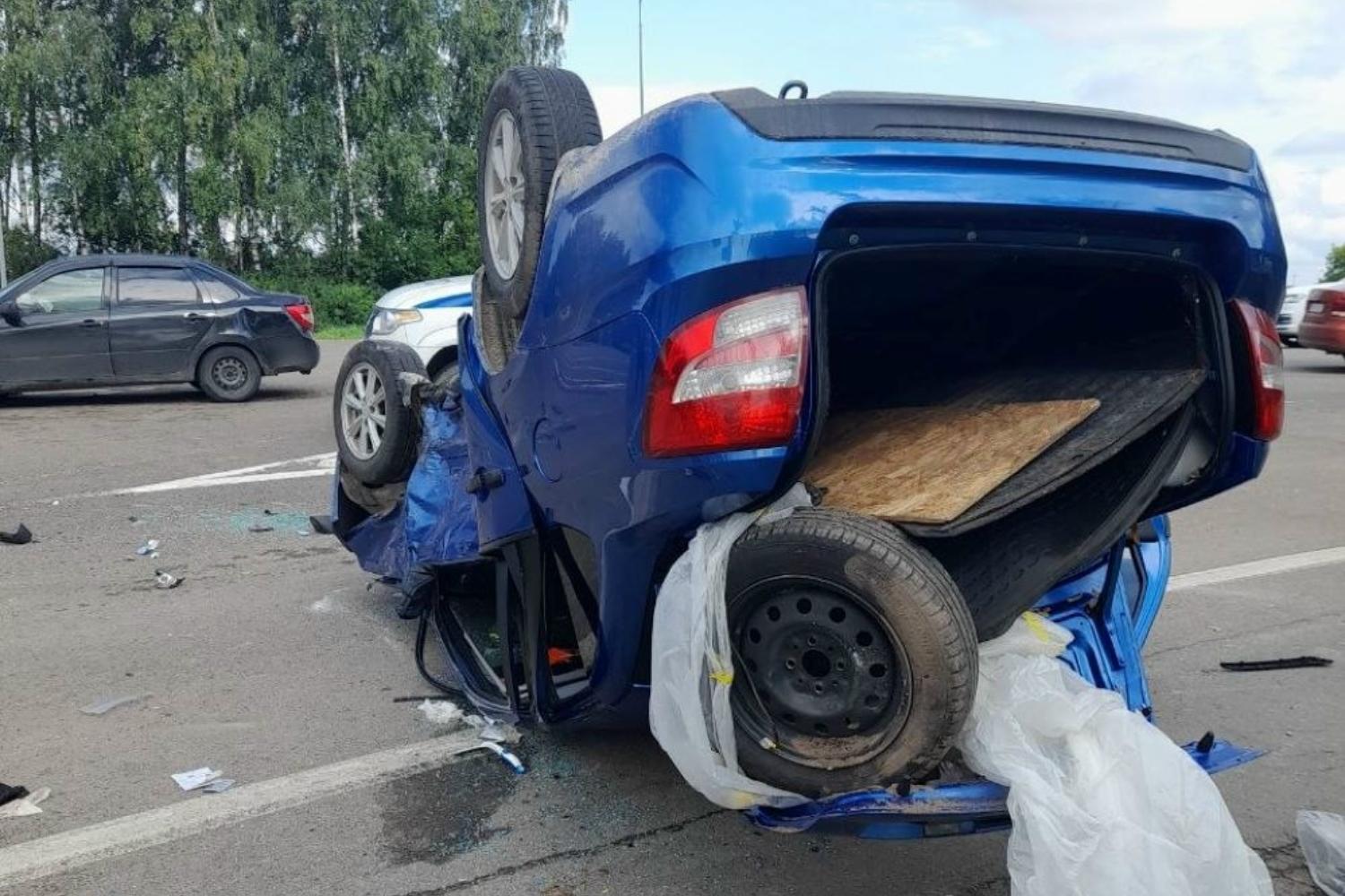 В Марий Эл на трассе «Вятка» 20-летний водитель протаранил автомобиль
