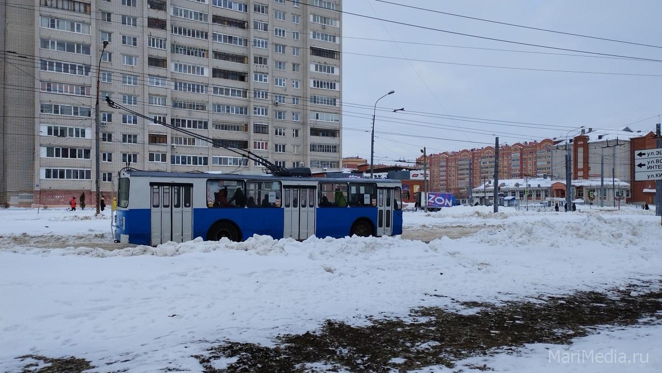 В Йошкар-Оле из-за припаркованных машин всё чаще меняют схемы движения троллейбусов