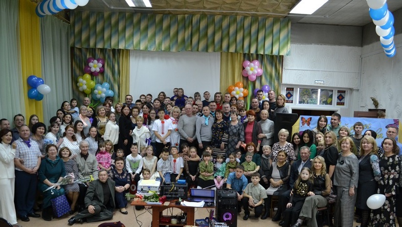 Люльпанский детский дом собрал на юбилей более 100 выпускников