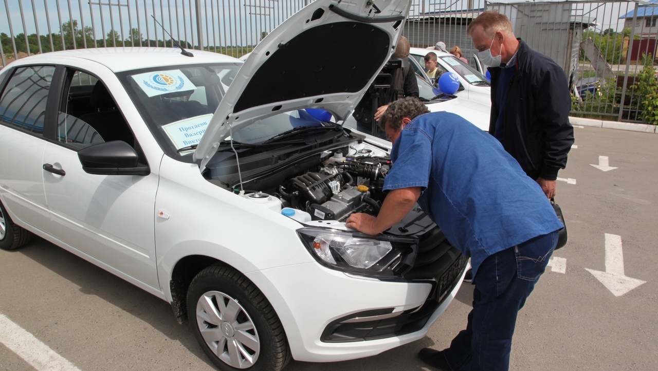 Жители Марий Эл получили машины от ФСС