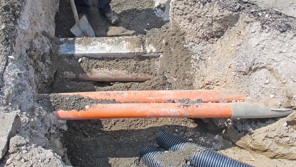 В Йошкар-Оле на улице Фрунзе устраняют последствия коммунальной аварии