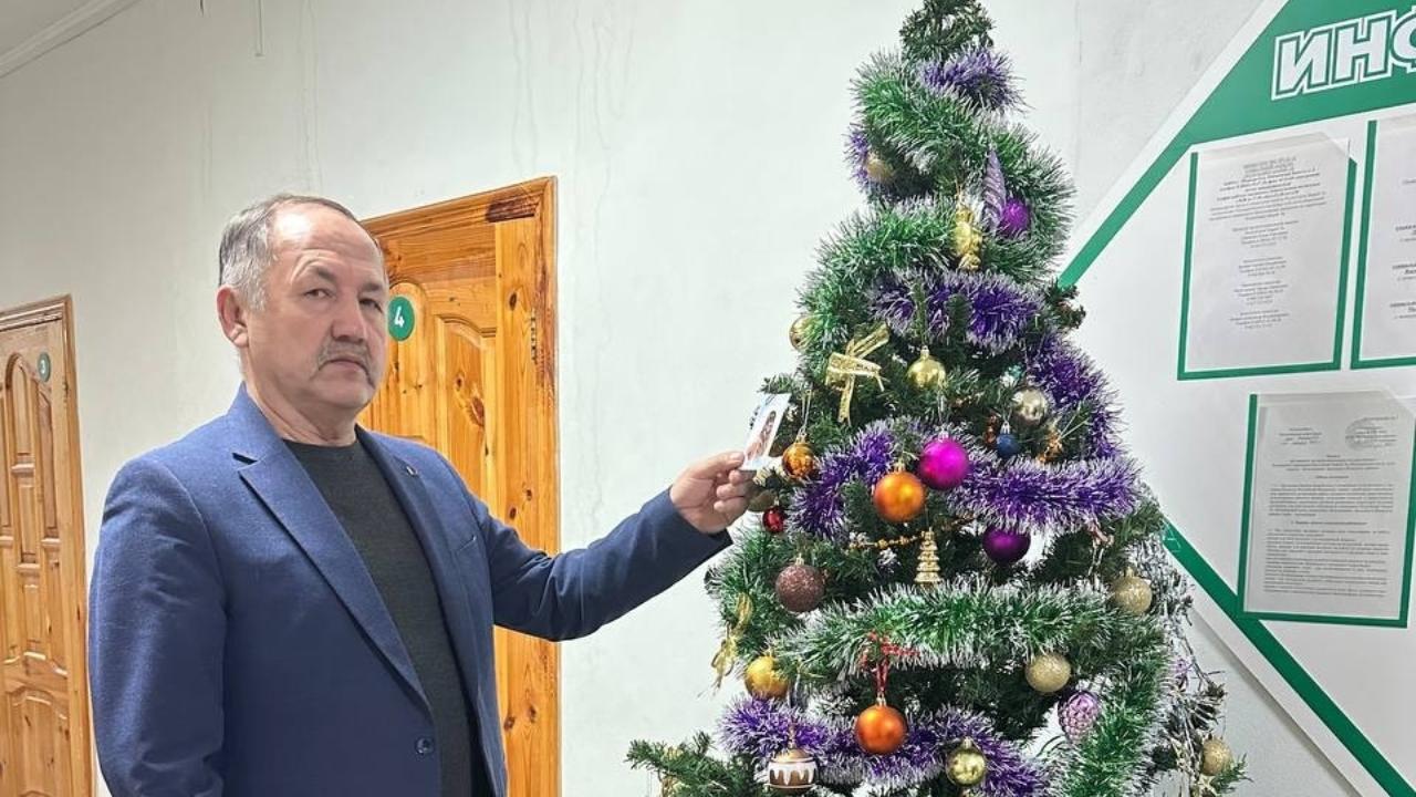 Школьница Марий Эл получила планшет от депутатов