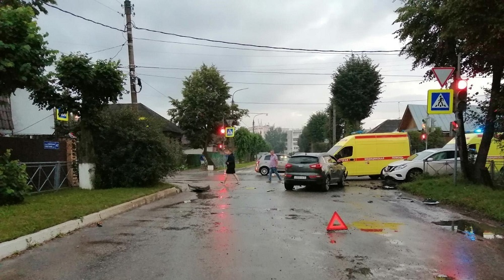 В Йошкар-Оле машина скорой помощи попала в ДТП, есть пострадавшие