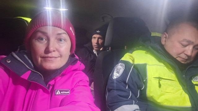 На помощь заслуженной артистке Марий Эл на загородной трассе пришли сотрудники ГИБДД Чувашии