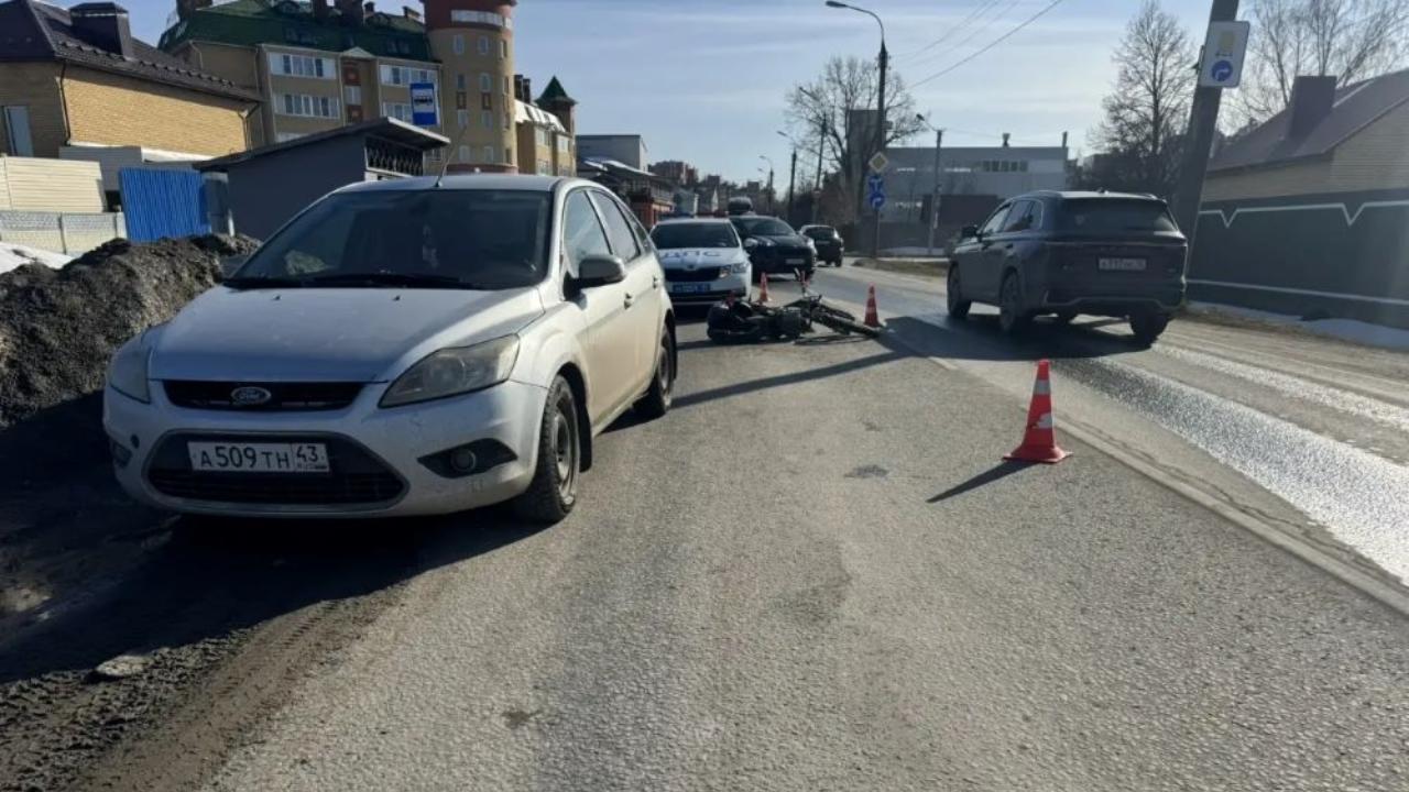 В Йошкар-Оле иномарка сбила мотоцикл 