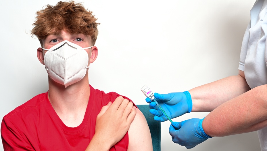 Вакцинацию детей от коронавируса поддерживает большинство россиян