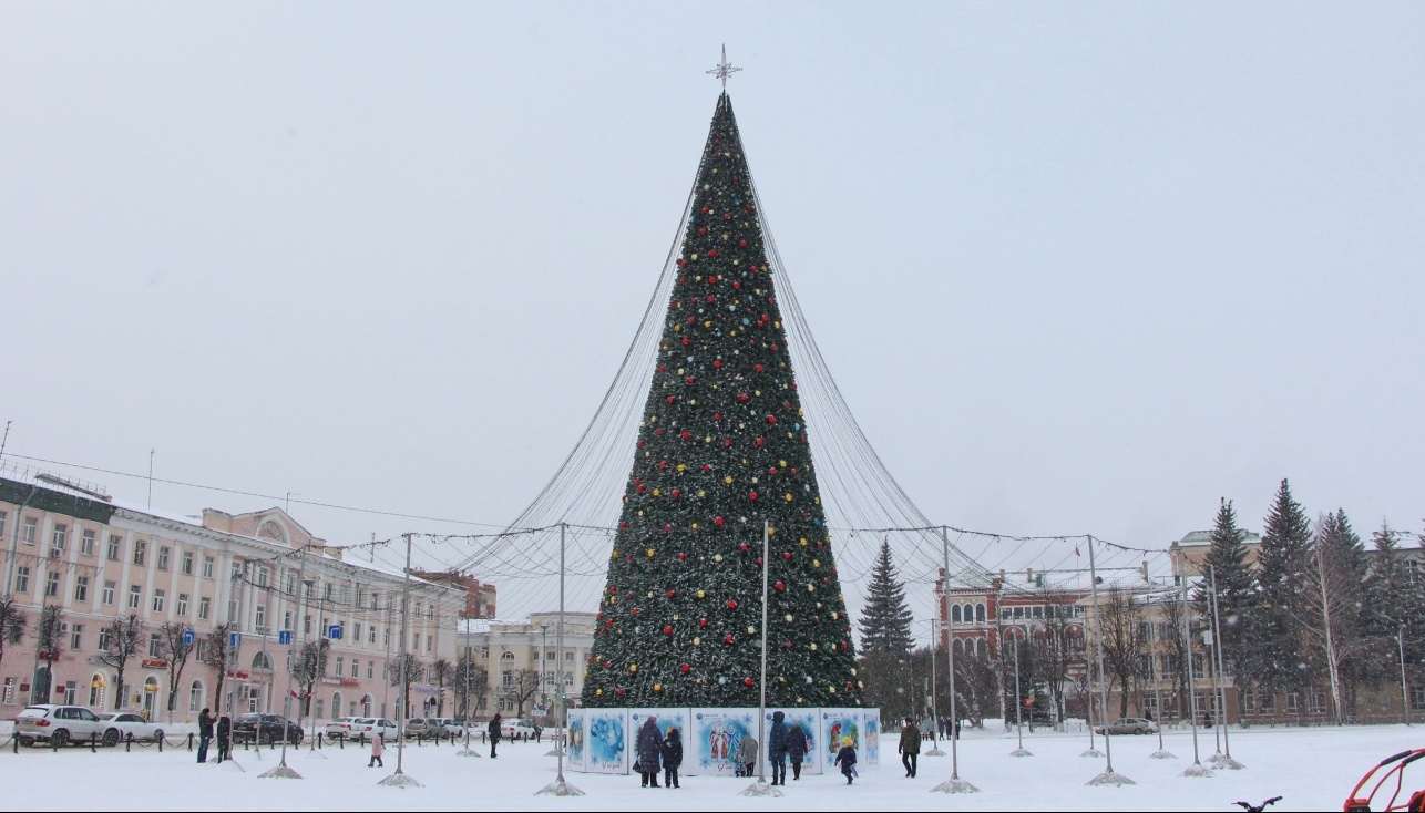 Администрация Йошкар-Олы готова потратить на новогоднее оформление почти 2 млн рублей