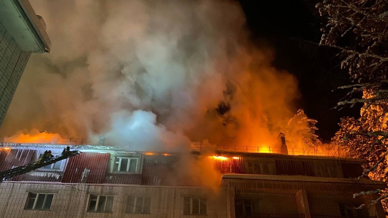 В Марий Эл произошёл сильный пожар в санатории «Лесная сказка»