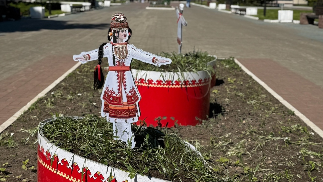 В парке культуры и отдыха Йошкар-Олы воспроизвели клумбу, представленную на ВДНХ