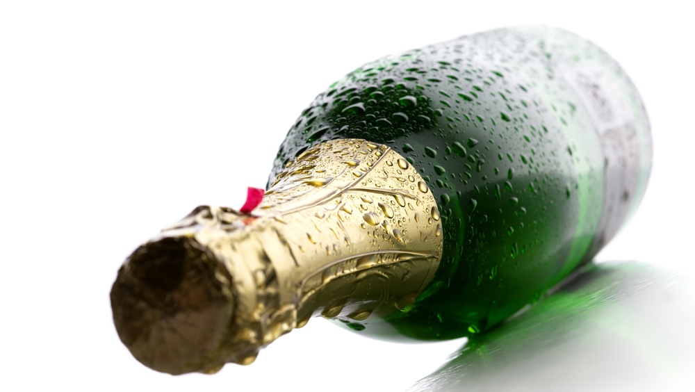 Минфин планирует поднять цены на игристое вино