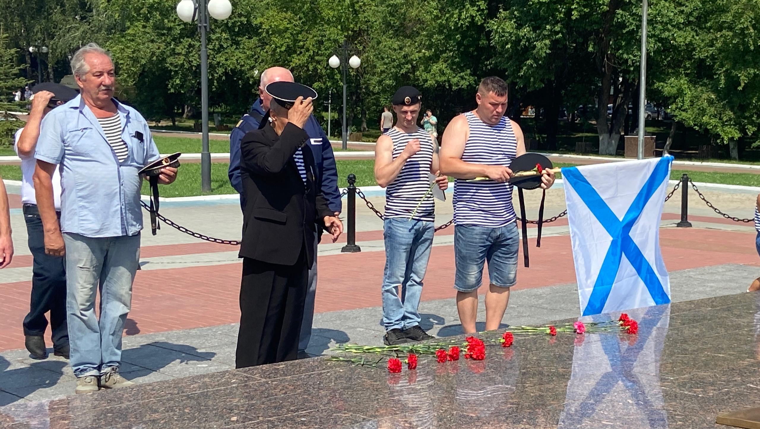 В День ВМФ в Йошкар-Оле почтили память погибших моряков 