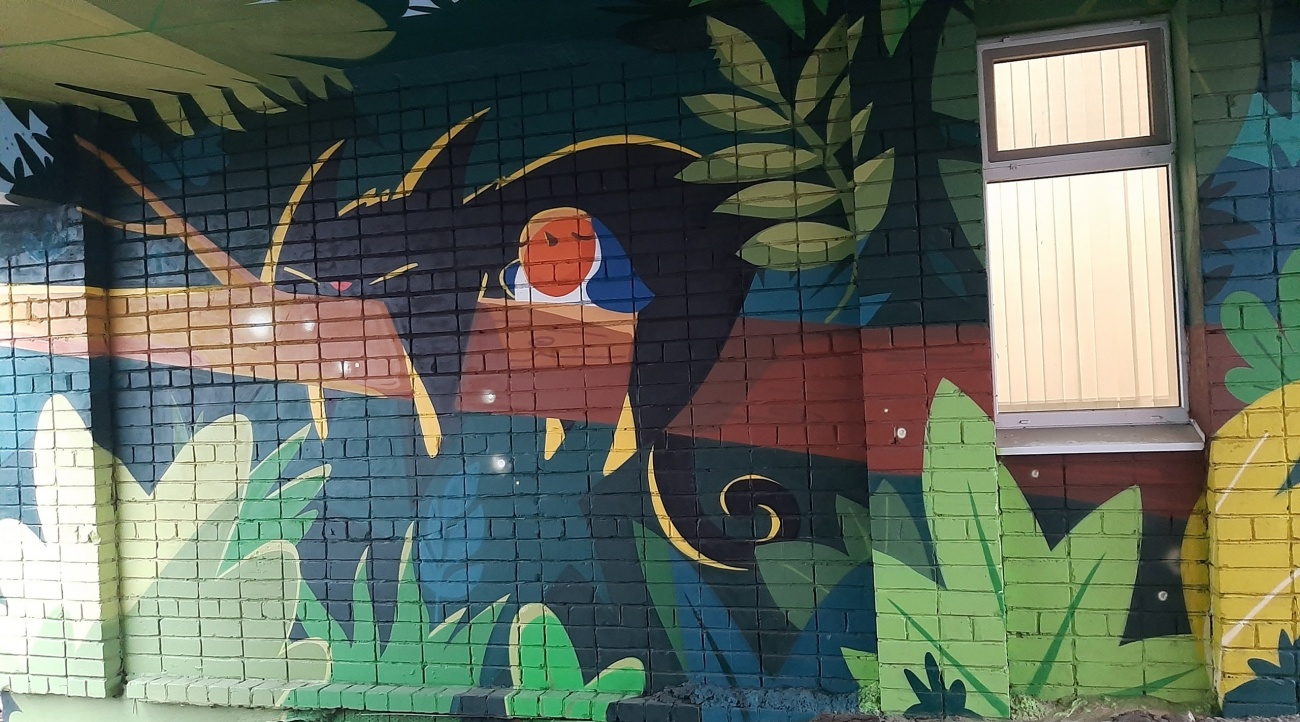 На стене Йошкар-Олинской детской городской больницы появился кот