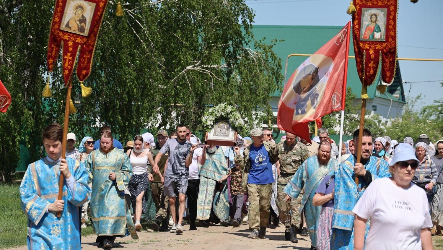 Епископ Волжский и Сернурский Феофан возглавил начало крестного хода