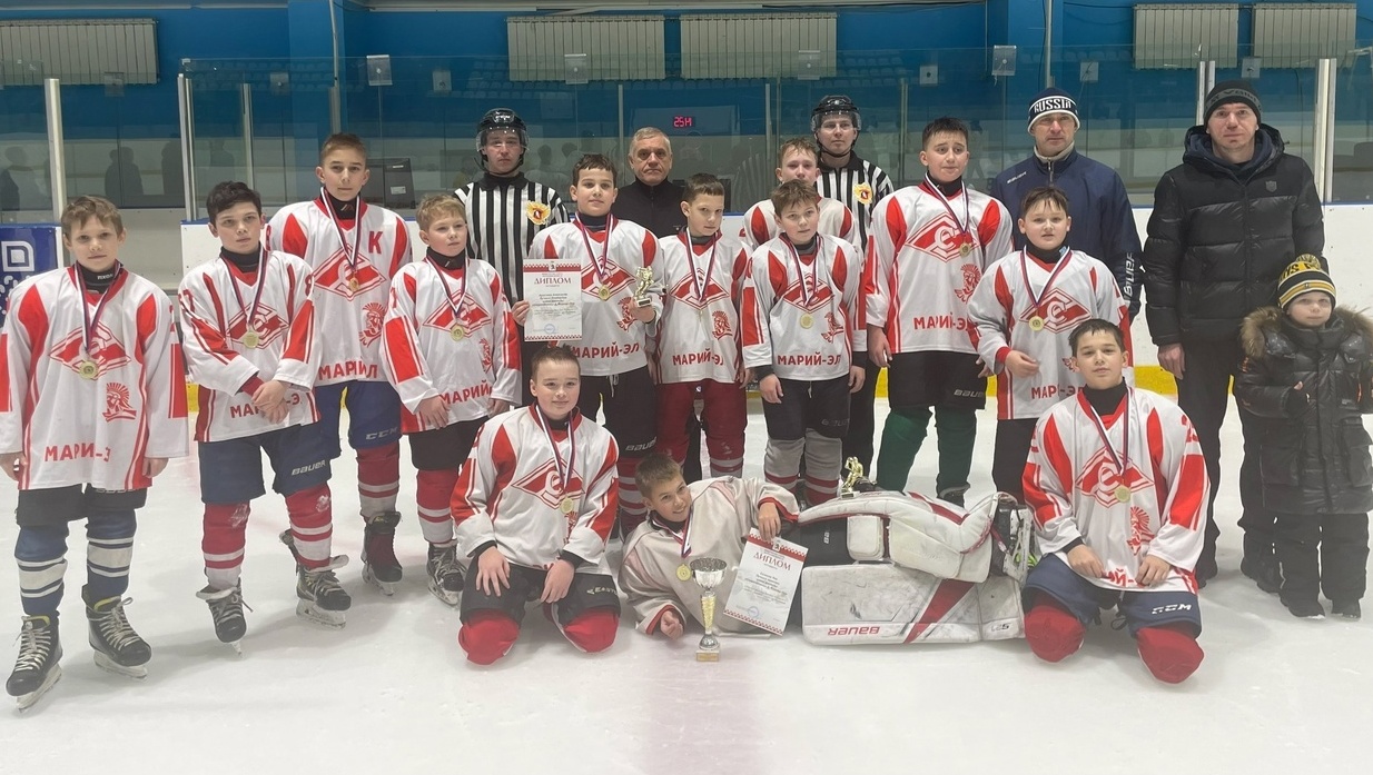 В «Золотой шайбе» в Йошкар-Оле определились победители средней группы