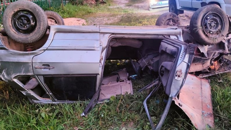 На подъезде к Йошкар-Оле 23-летняя автоледи врезалась в металлическое ограждение