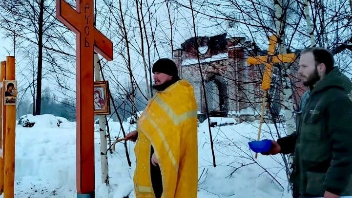 В селе Куршаково освятили поклонный крест на месте разрушенной церкви