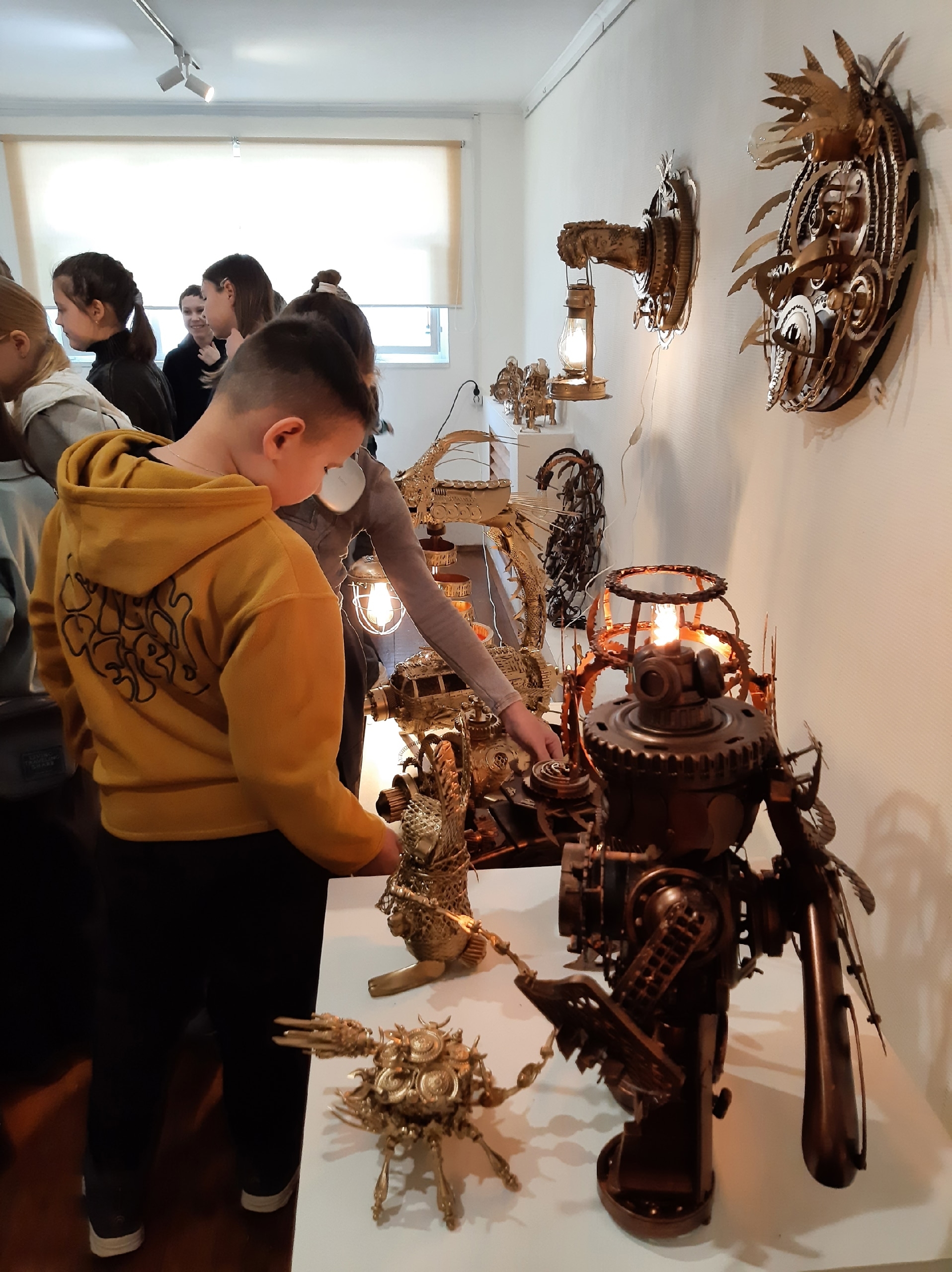 Любитель фантастики представил в Йошкар-Оле инопланетян из утюгов 