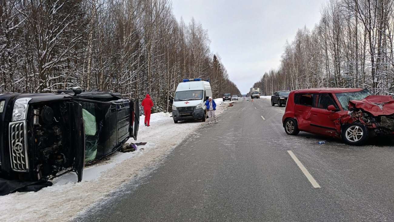 Марийские спасатели деблокировали в Звениговском районе погибшую в ДТП женщину