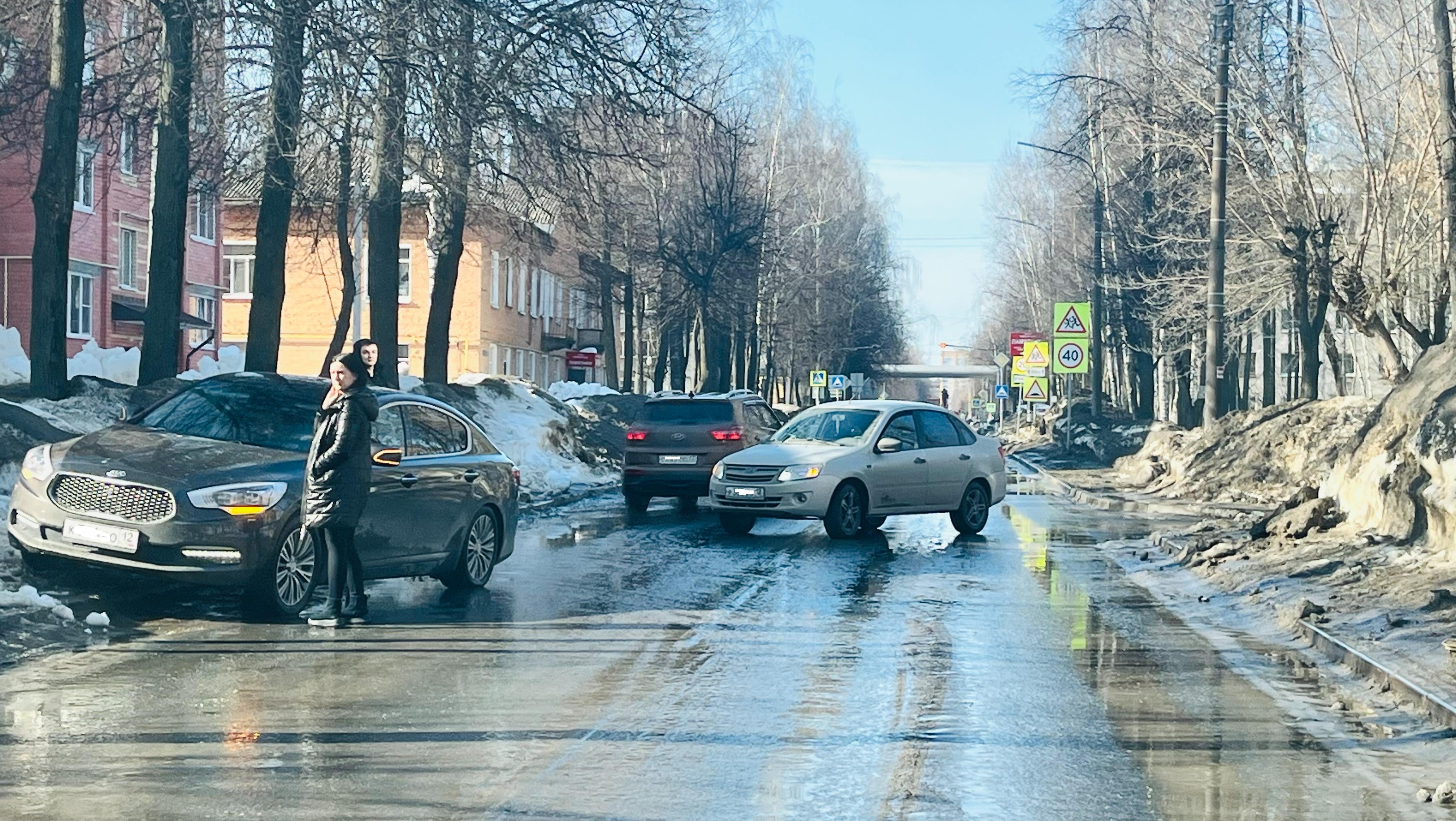 В Йошкар-Оле затруднён проезд по улице Зарубина