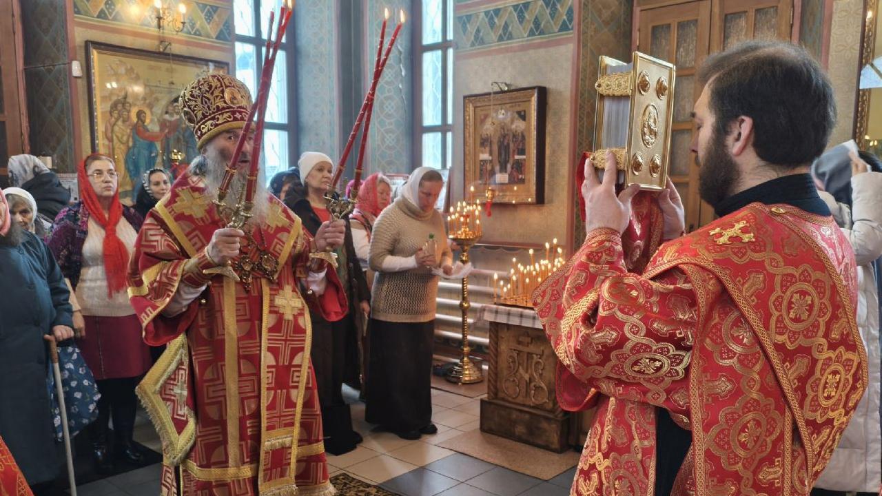 В Радоницу владыка обратился к прихожанам с архипастырским словом   