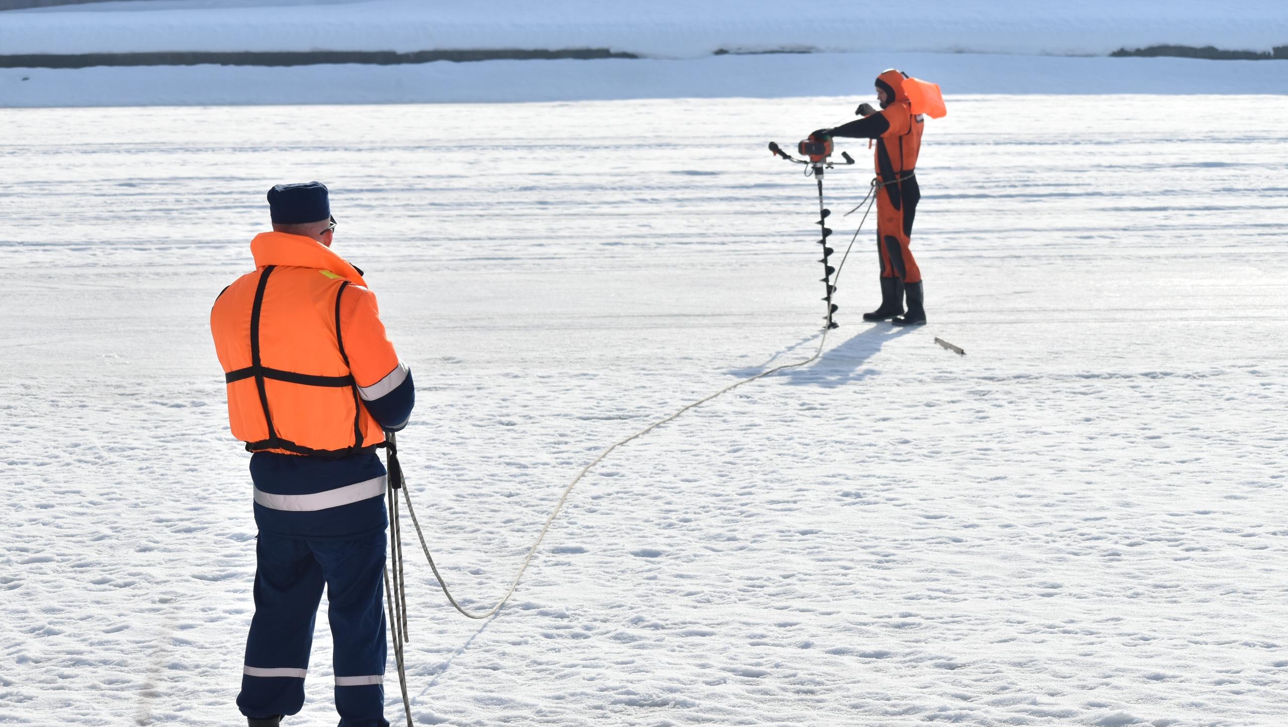 На водоёмах в Марий Эл темнеет лёд и появляются промоины