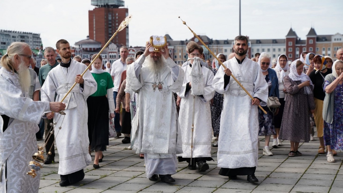 Митрополит Иоанн освятил два придела в Благовещенском соборе в Йошкар-Оле