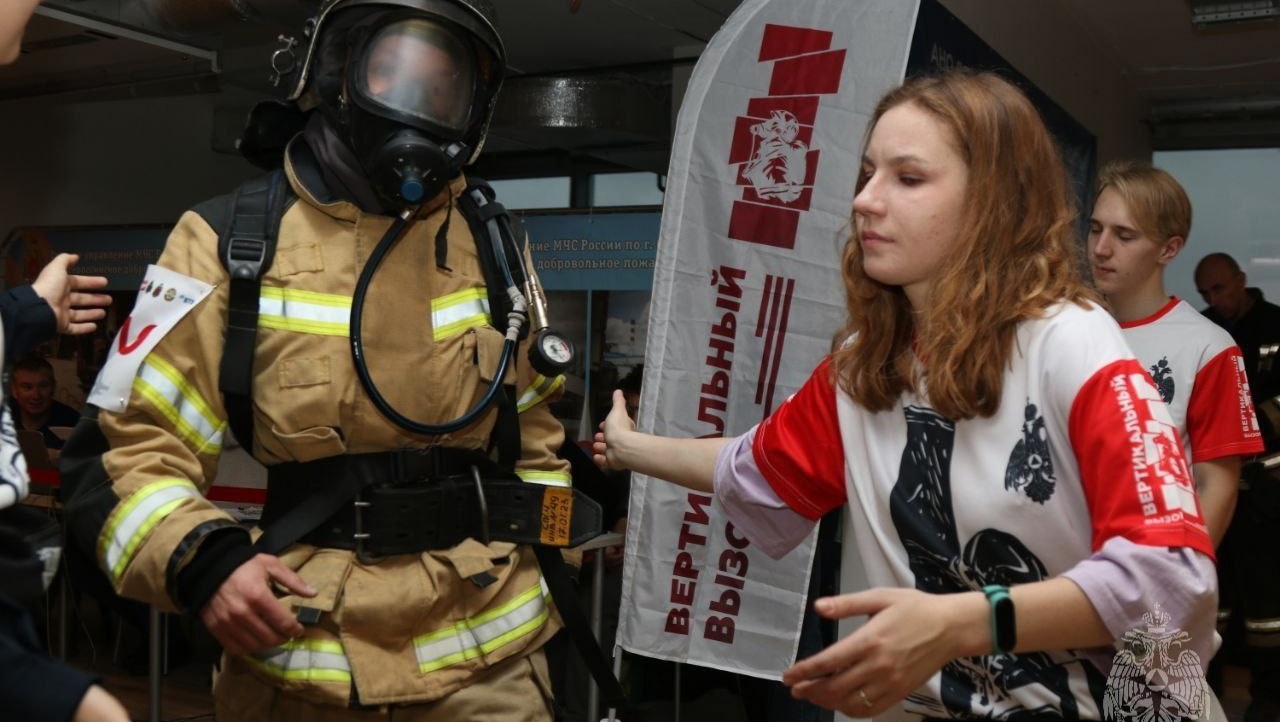 Пожарный из Марий Эл поднялся на 39-й этаж бизнес-центра «Лидер-Тауэр» за 5 минут 28 секунд