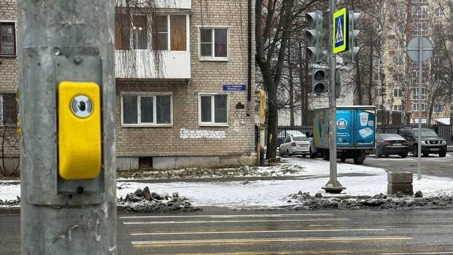 На улице Панфилова в Йошкар-Оле завтра заработает светофор с кнопкой