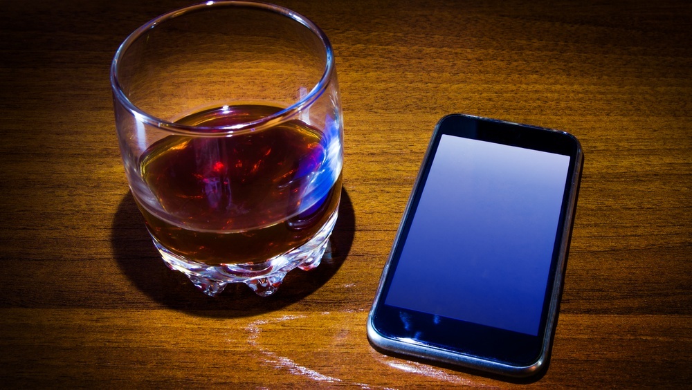 В барах Йошкар-Олы за выходные у троих горожан пропали телефоны