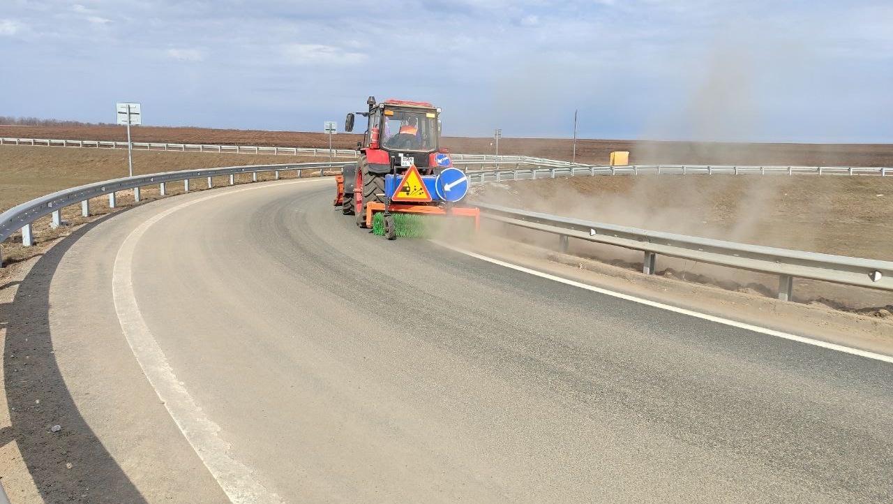 На федеральных автодорогах Марий Эл собрано 1590 кубометров мусора