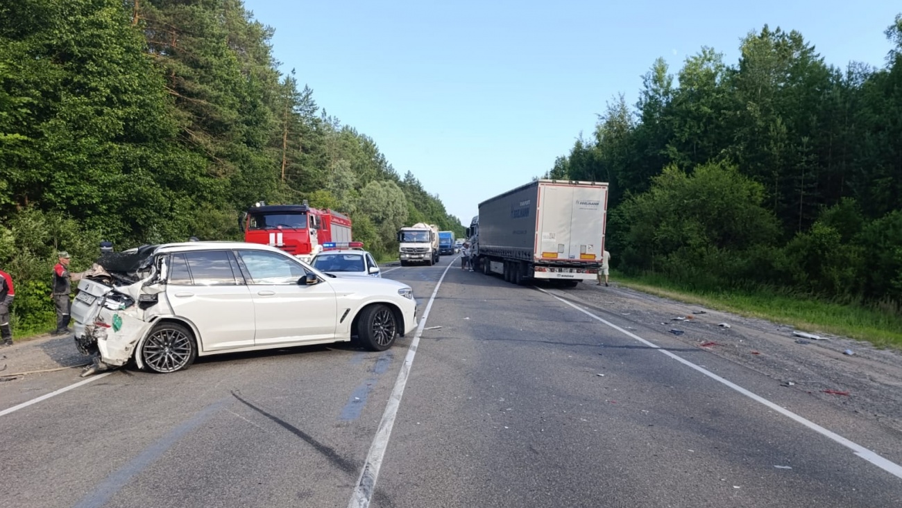 На Казанском тракте в Марий Эл произошло столкновение грузовой автомашины и BMW