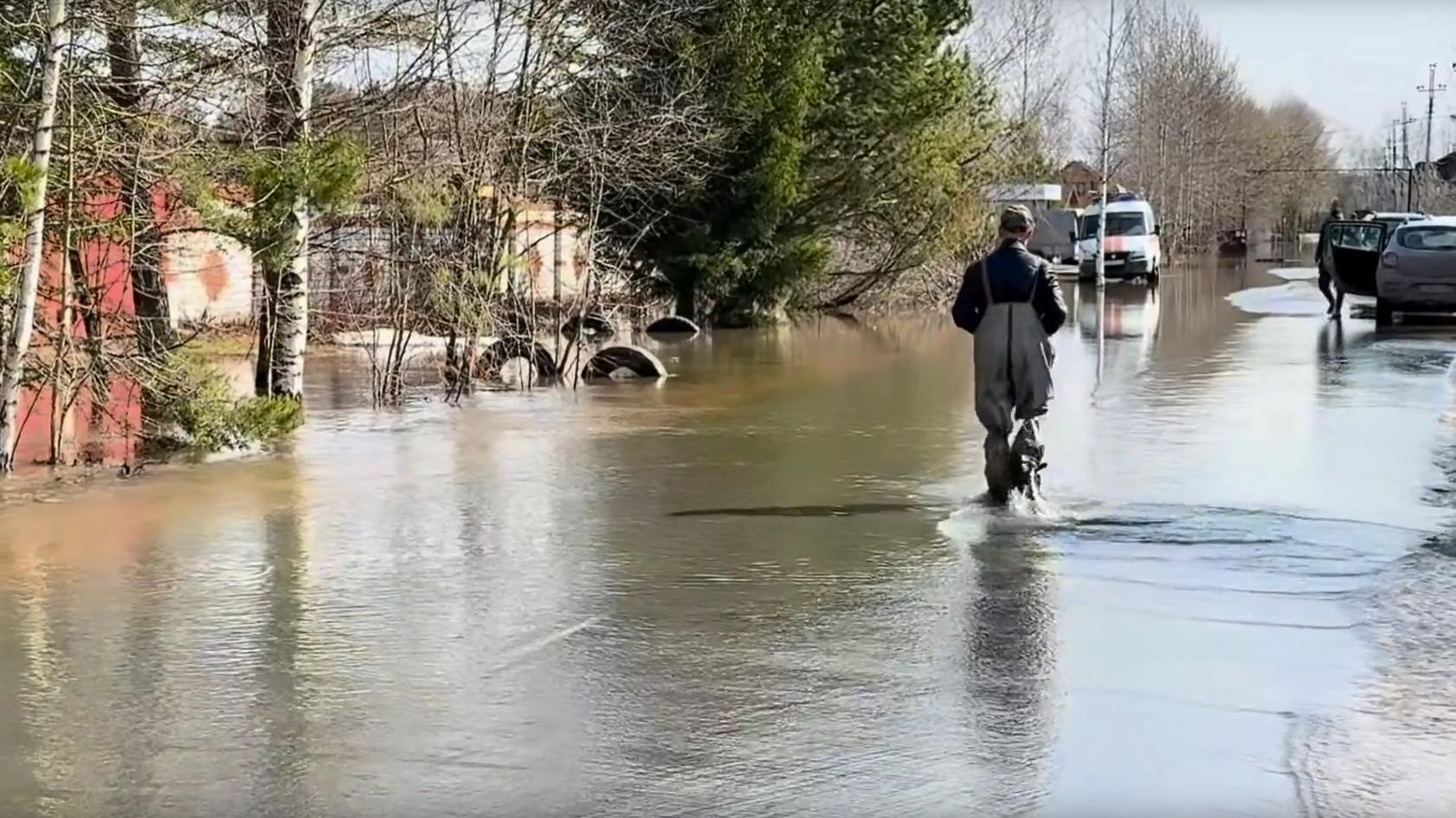 Двум жителям Нольки из-за подтопления понадобилась помощь в переезде 