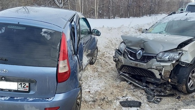 В Марий Эл три женщины за рулём попали в ДТП