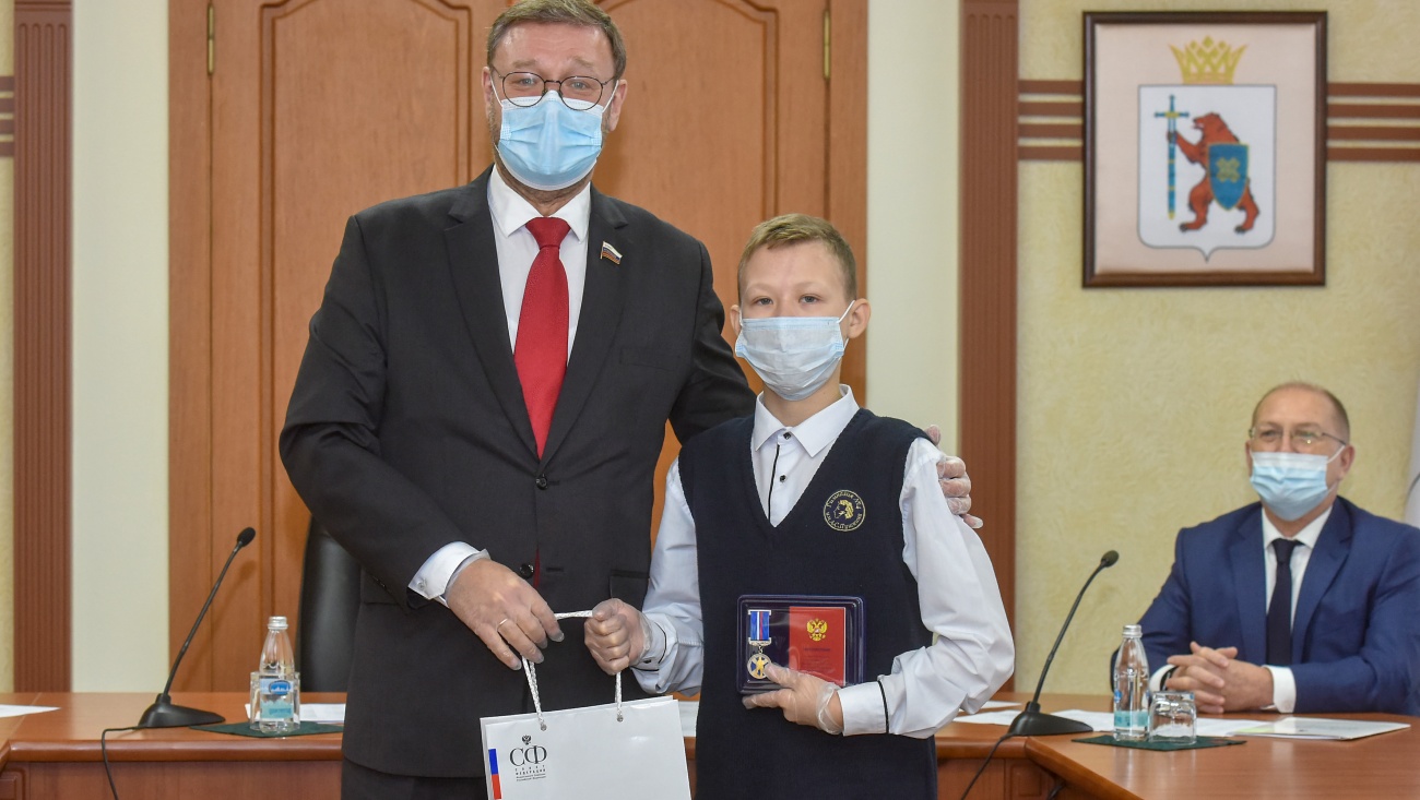 Школьники Марий Эл получили госнаграды из рук сенаторов