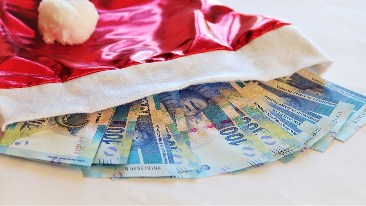 Россияне рассчитывают и в этом году на новогодние премии