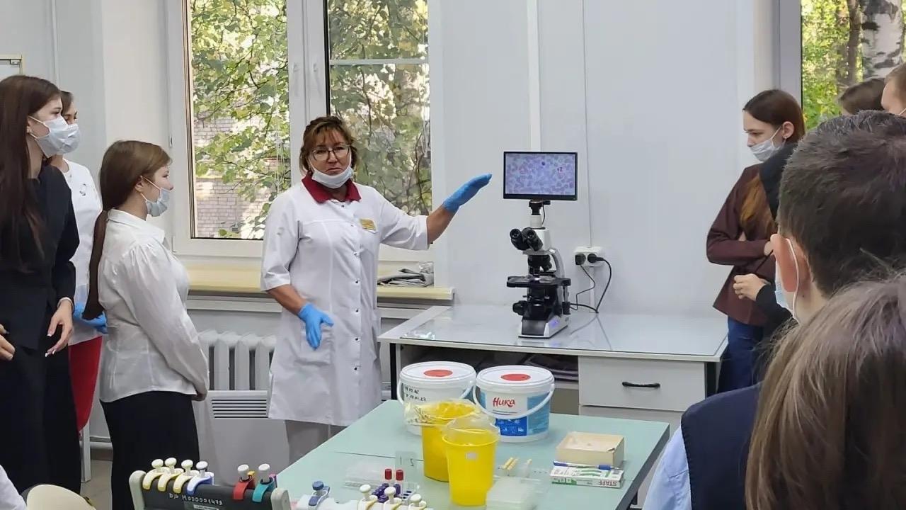 В Йошкар-Оле школьникам показали, как работает Станции переливания крови