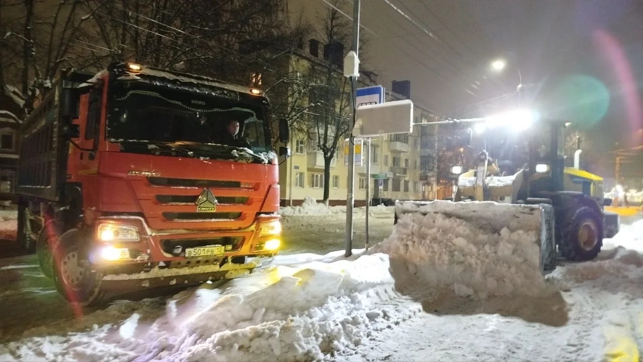 Центр Йошкар-Олы продолжают перекрывать из-за вывоза снега