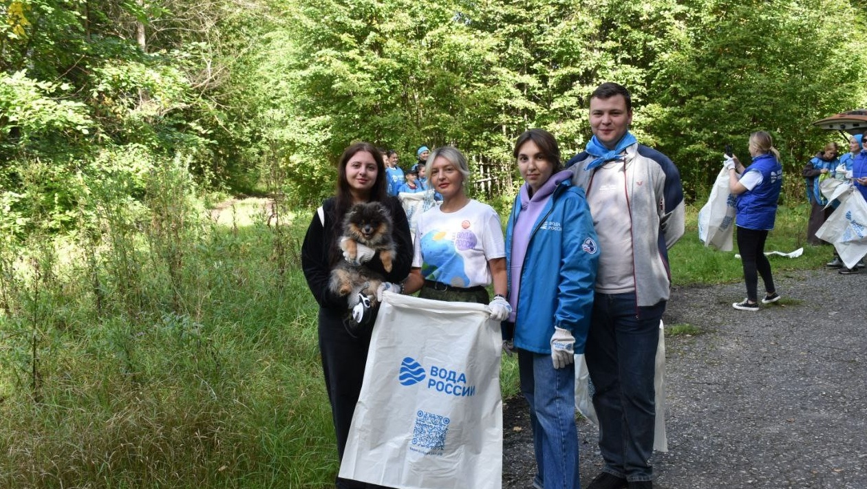 40 человек и одна собака убрались на берегу Малой Кокшаги в Йошкар-Оле