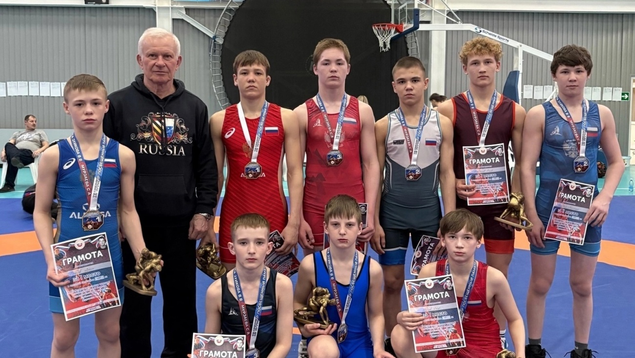 Все 10 марийских борцов вернулись домой с турнира в Ульяновской области с медалями