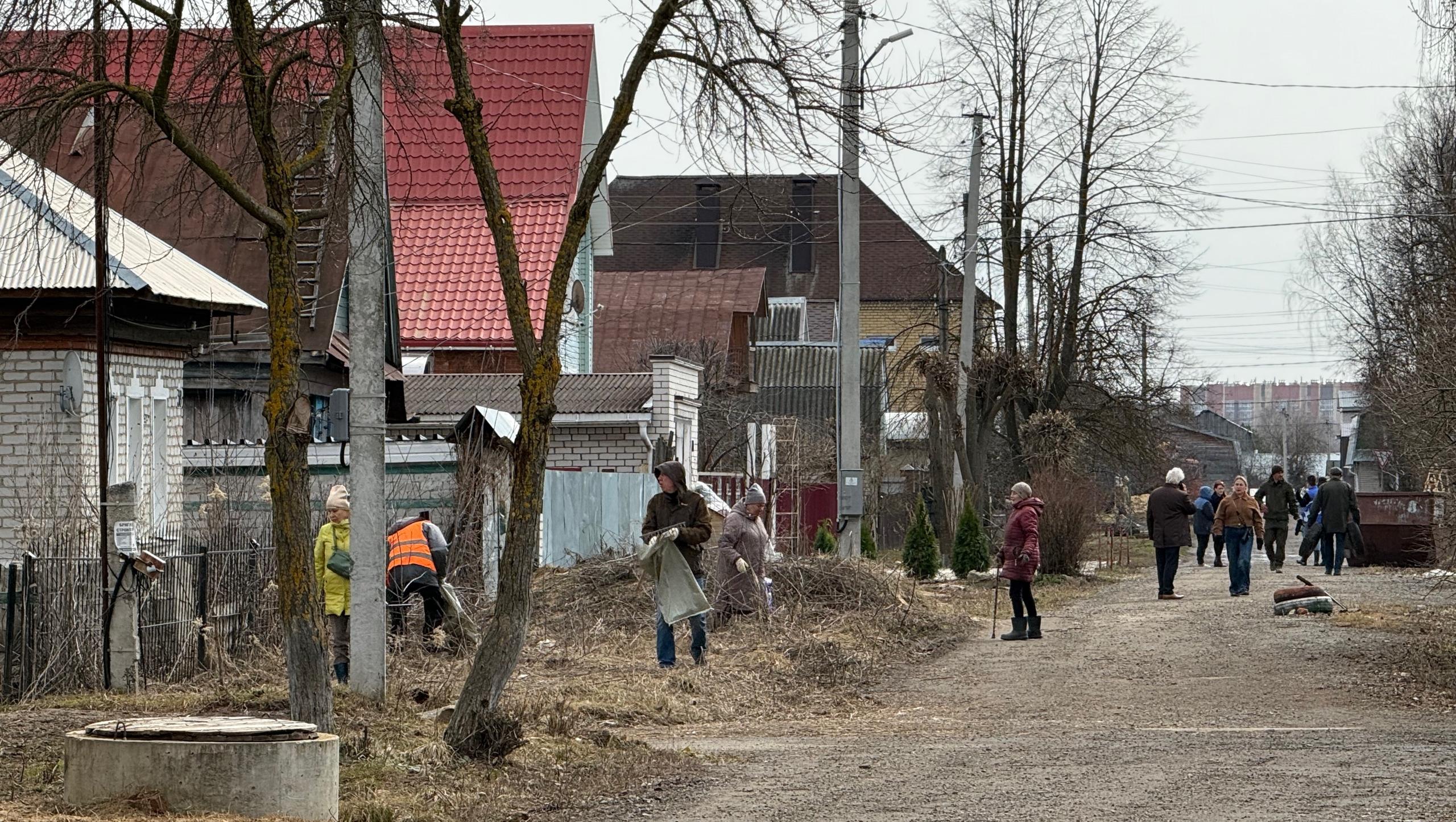 В Йошкар-Оле на улице Луговой ликвидируют последствия паводка