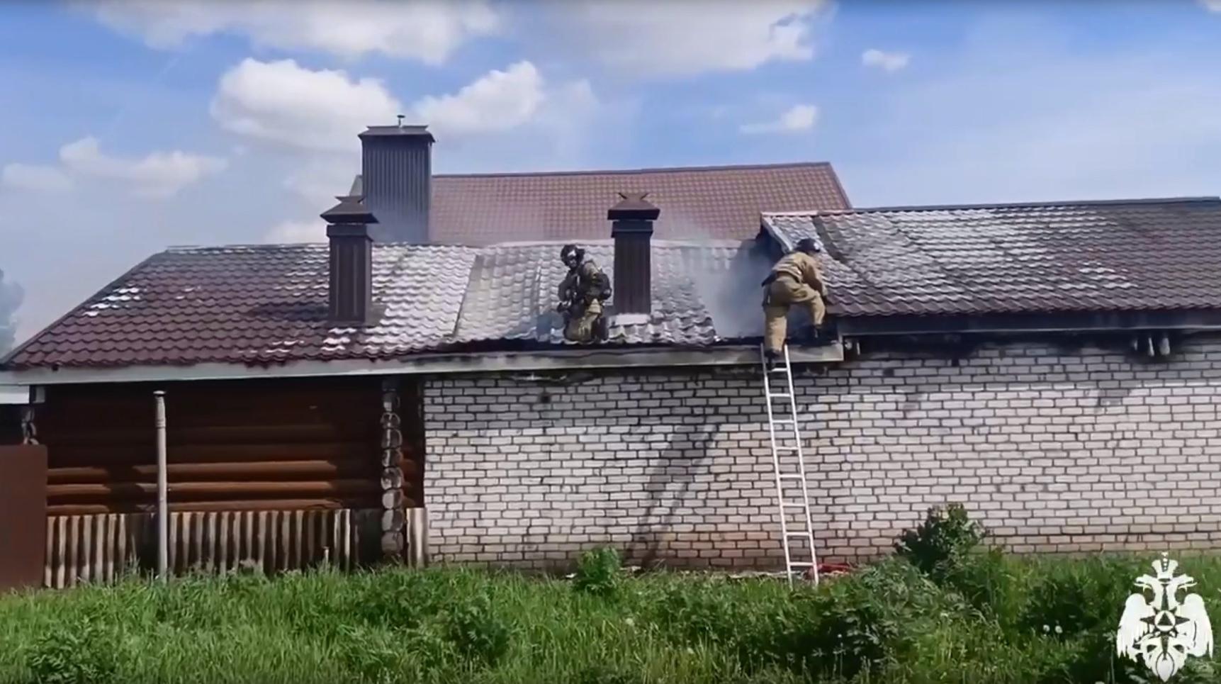 В Медведевском районе сгорел гараж с Тойотой