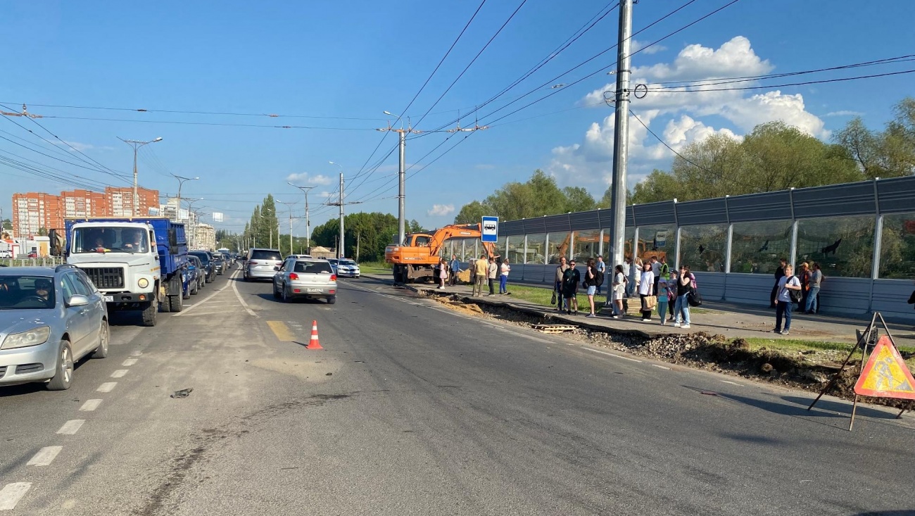 В Йошкар-Оле в столкновении иномарок пострадал дорожный рабочий