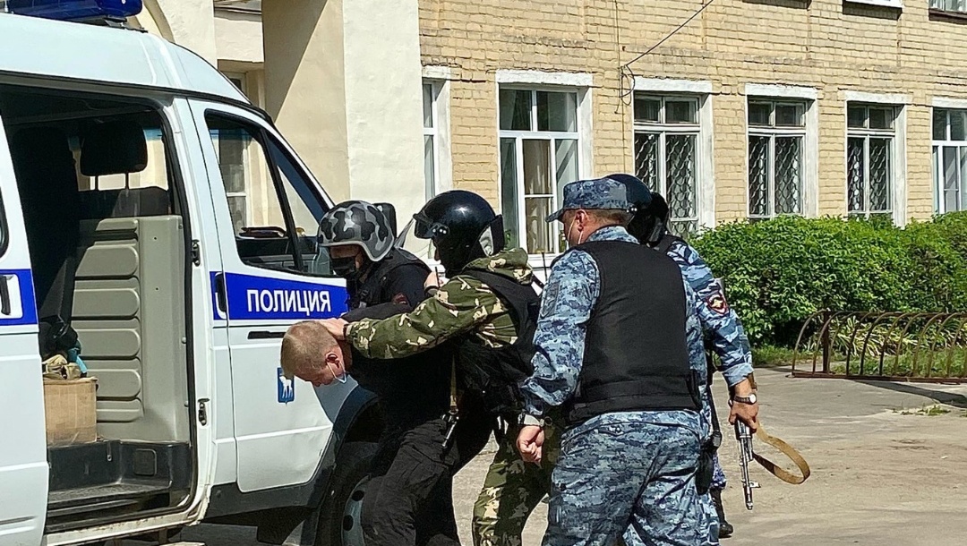 В школе №12 Йошкар-Олы обезвредили «террориста»