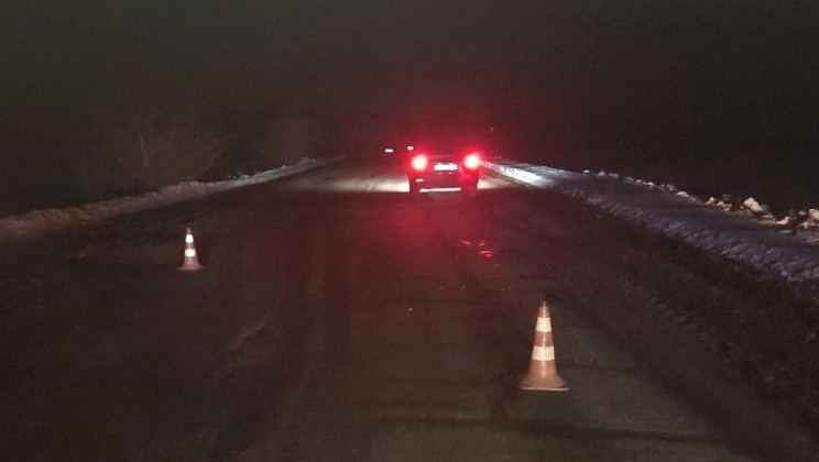 В Сернурском районе на поселковой дороге сбили женщину-пешехода