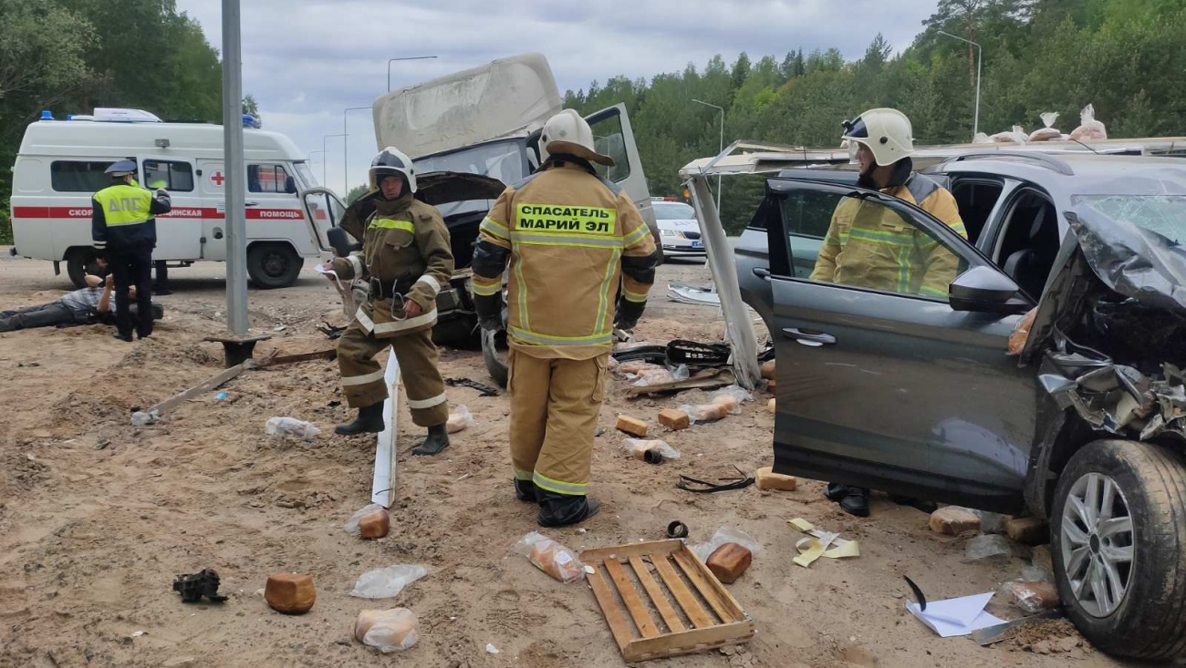 В Звениговском районе в ДТП заблокировало водителя «ГАЗели»