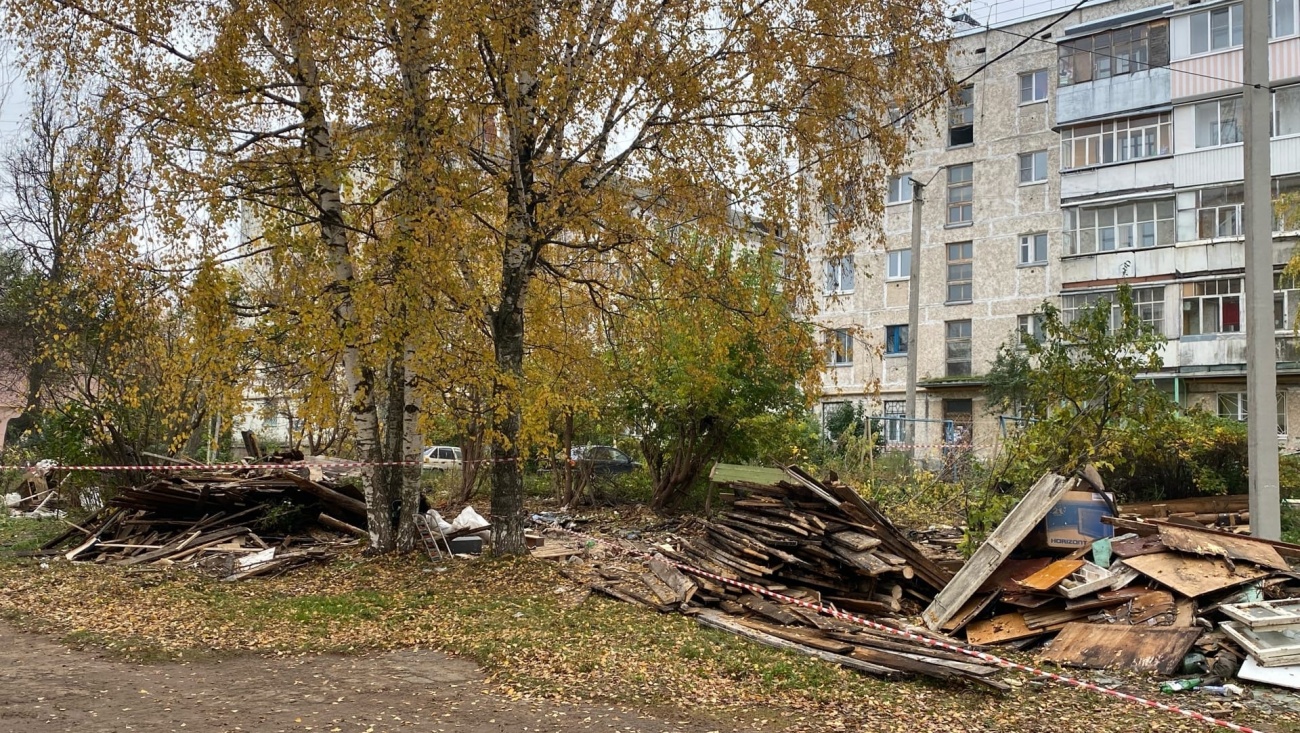 В Йошкар-Оле демонтируют бытовые постройки прошлого века